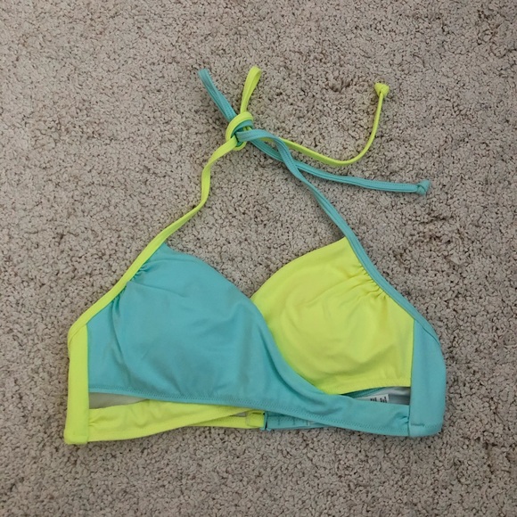 NEW Victoria’s Secret Pink Two Tone Bikini Top - Picture 3 of 6
